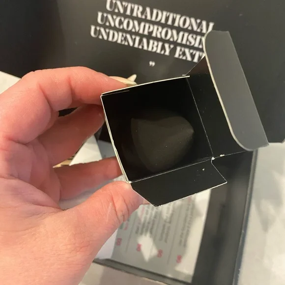 1 LEFT! IL MAKIAGE Foundation - Woke Up Like This (Tint #30) - Picture 4 of 6